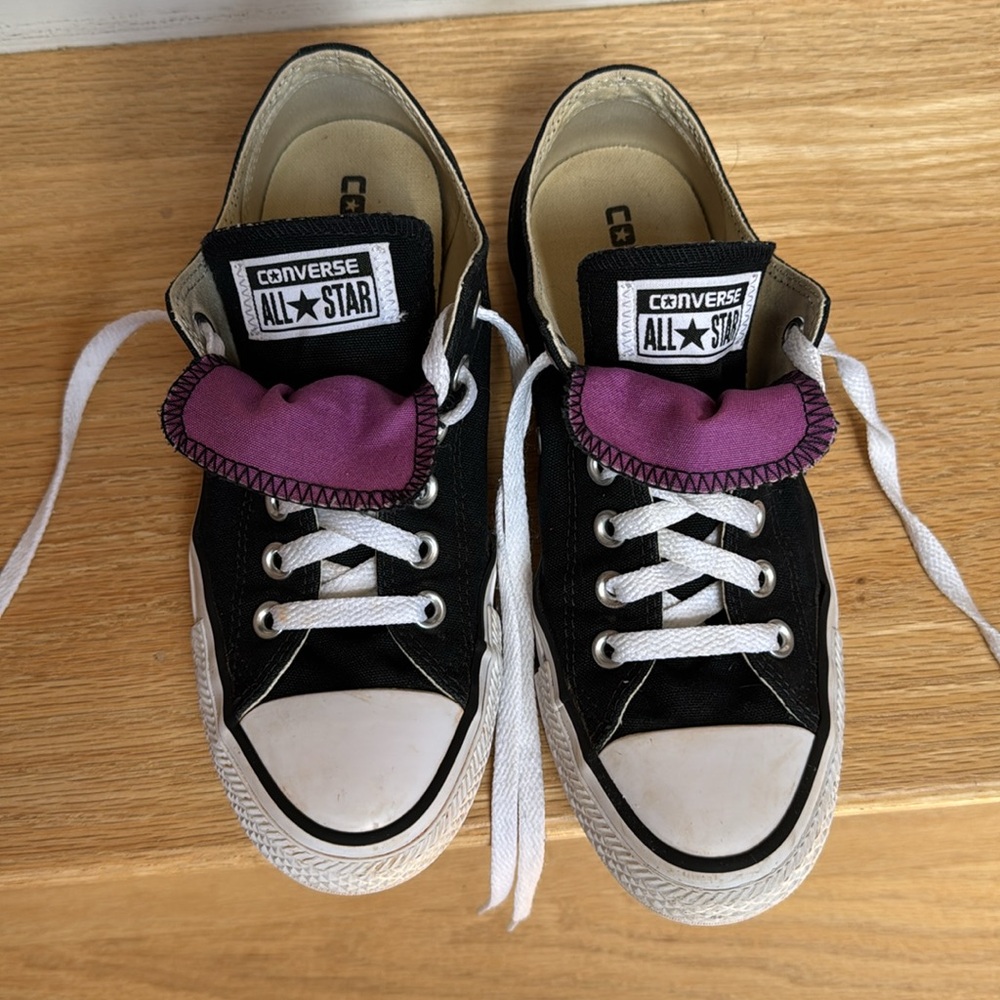 Valentine’s Converse Black White hidden pink Low-Top Sneakers size 7 2 tongue